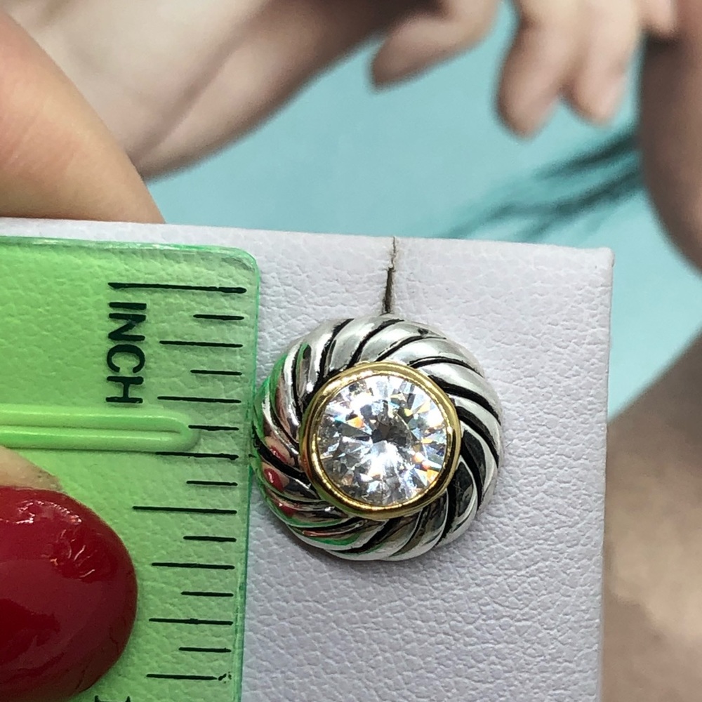 🌟Silver Stud Earrings - Picture 4 of 5
